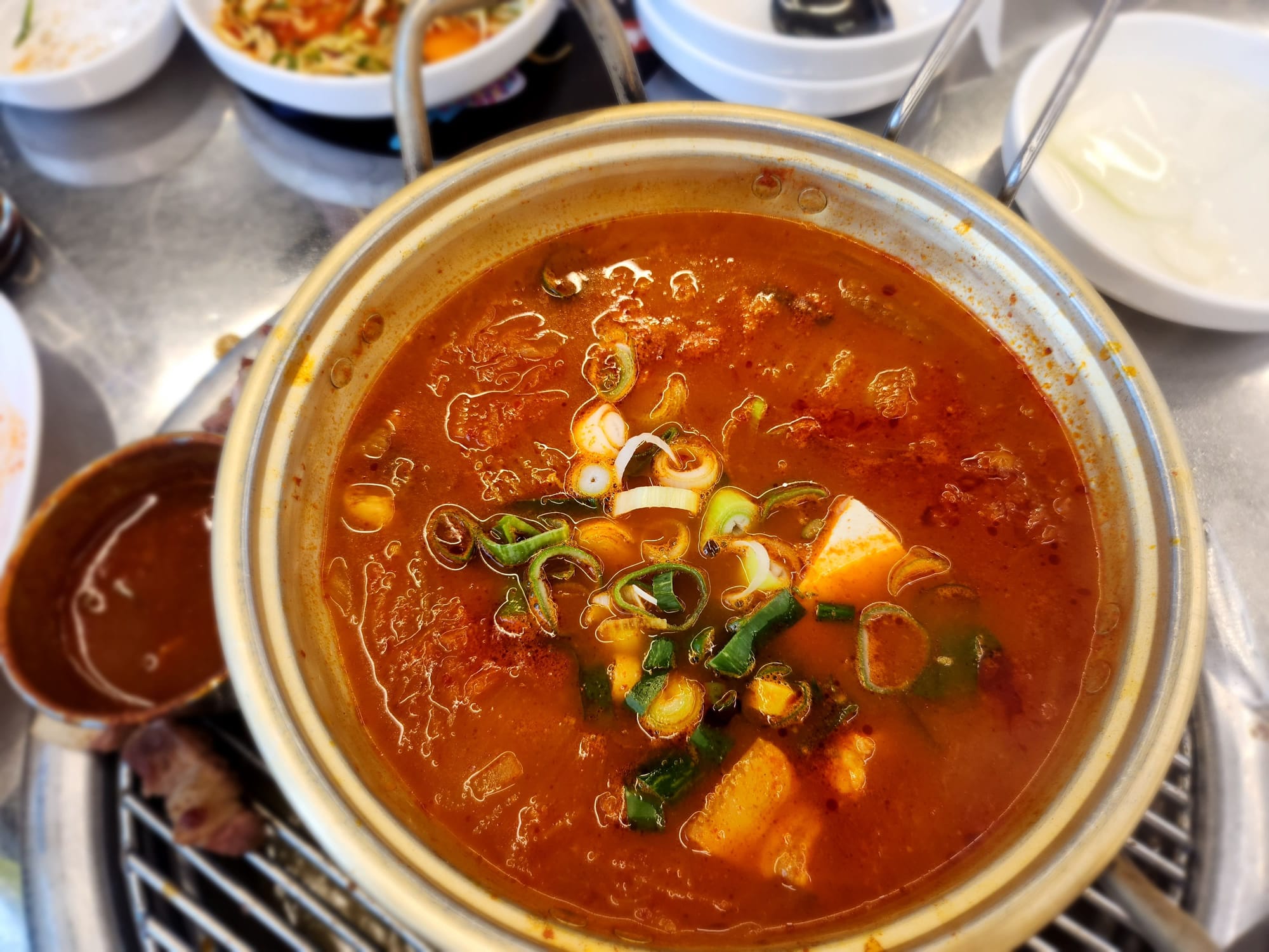 돈사돈의 시그니처 김치찌개